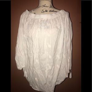 🎈3/$15 Pineapple embroidered off shoulder top